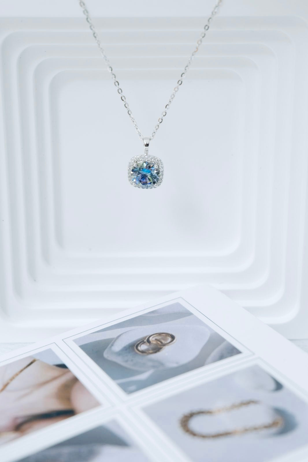 Deep Blue Duchess Moissanite Necklace
 深藍瑰麗王妃莫桑鑽頸鏈