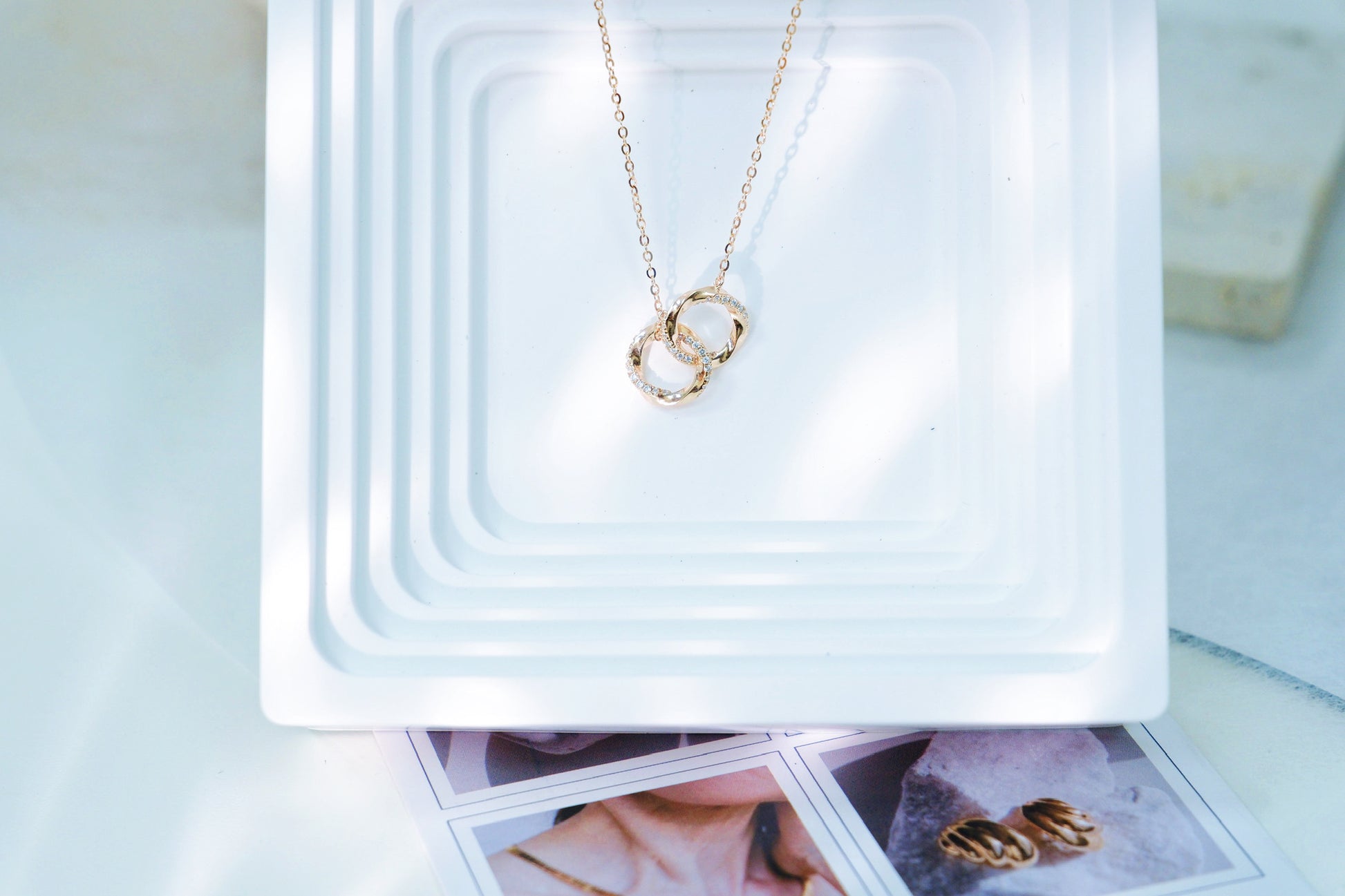 Infinite Loop Necklace （Gold）環環相扣頸鏈（金）
