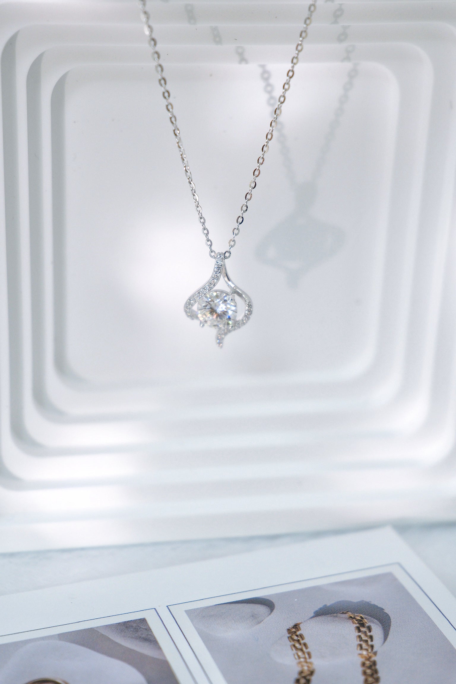 Sunflare Moissanite Necklace 太陽之眼莫桑石頸鏈