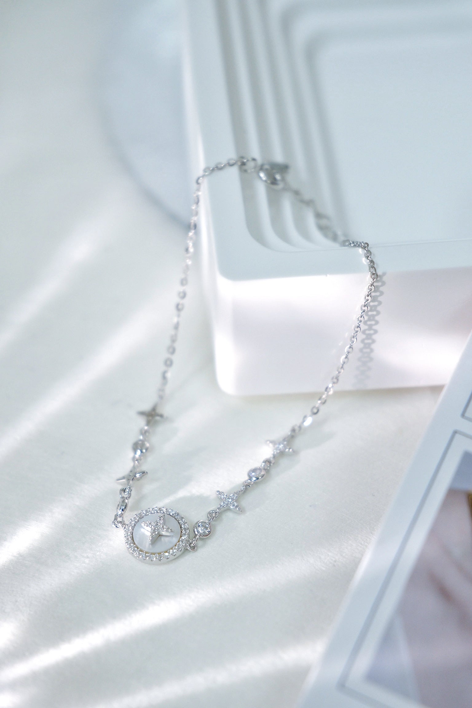 Starlit Glow Bracelet 閃耀星空手鏈