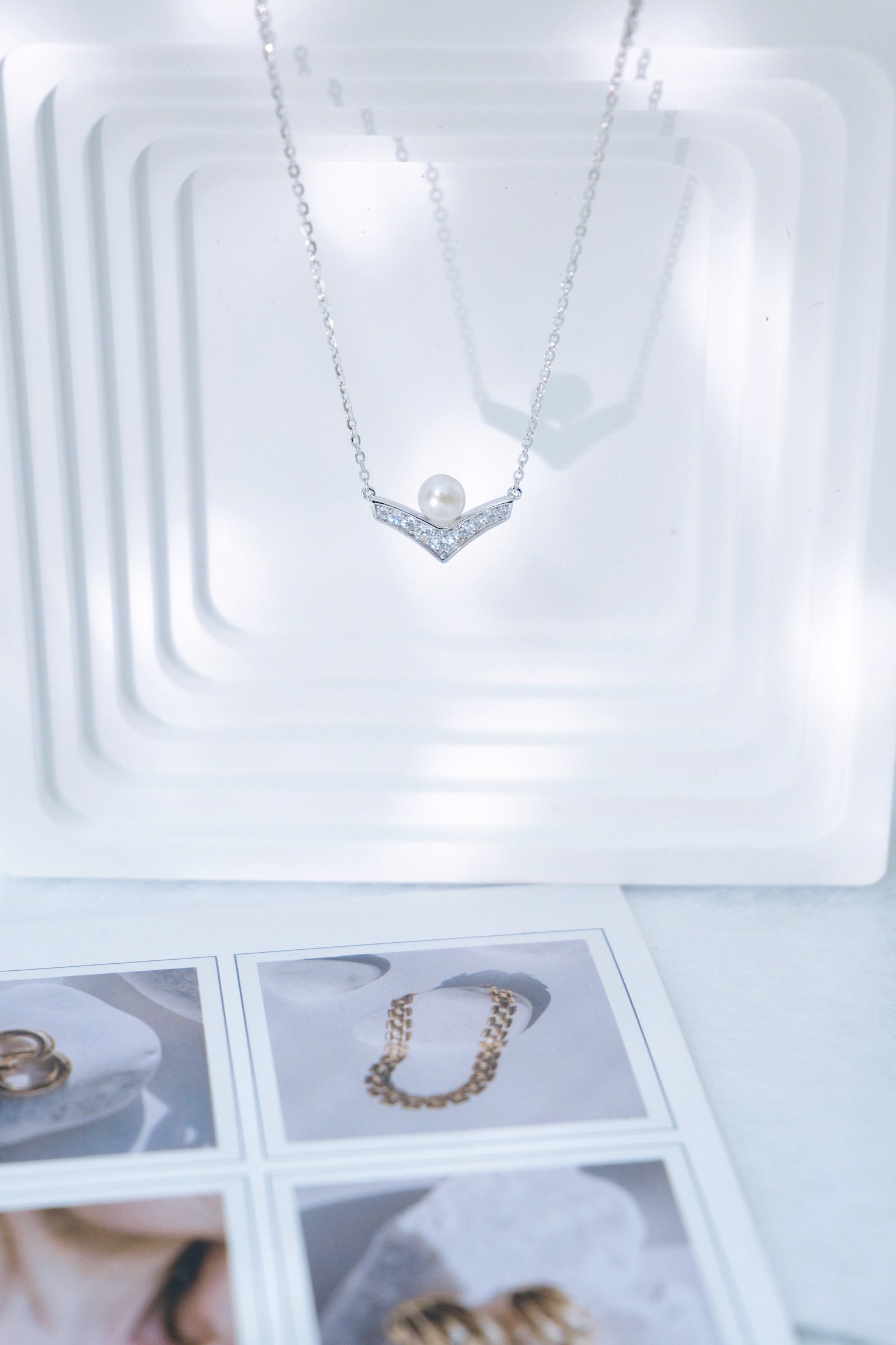 Pearl Trajectory Necklace 珍珠軌跡頸鏈