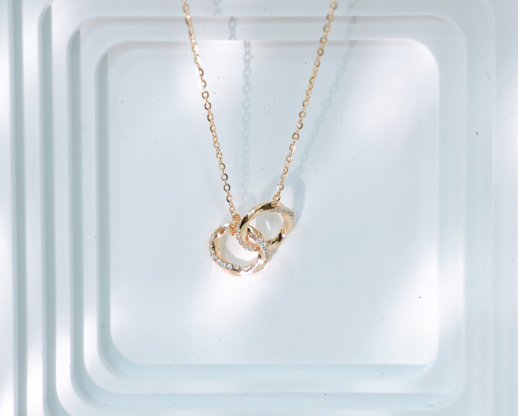 Infinite Loop Necklace （Gold）環環相扣頸鏈（金）