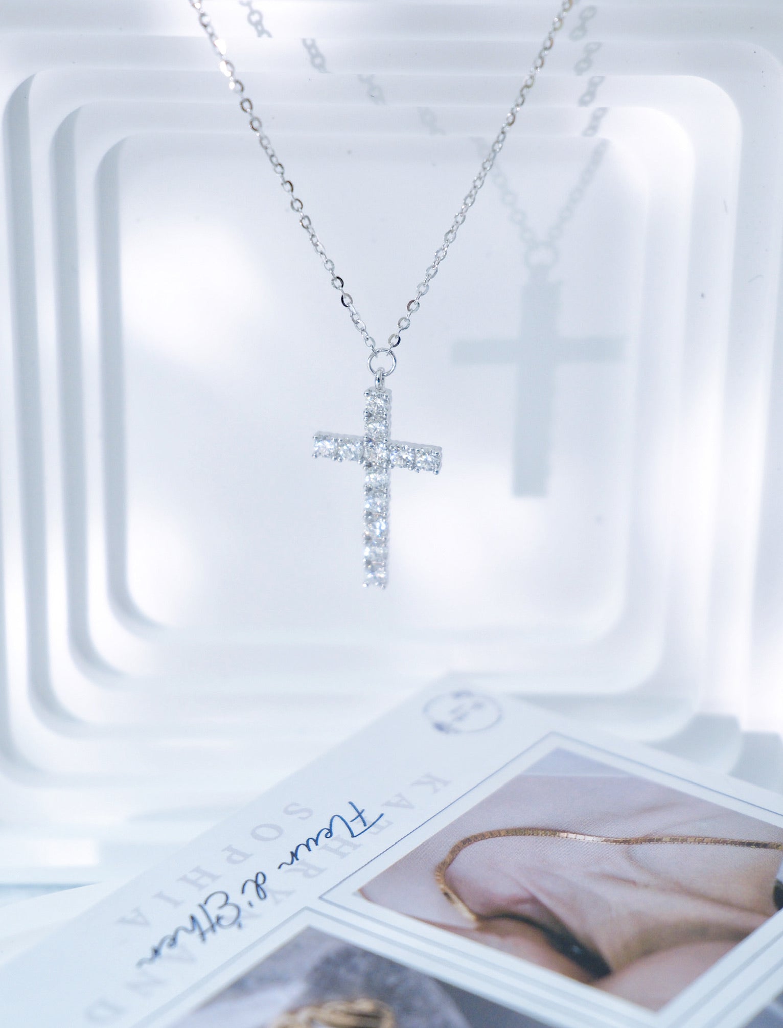 Perpetual Light Necklace 永恆之光頸鏈
