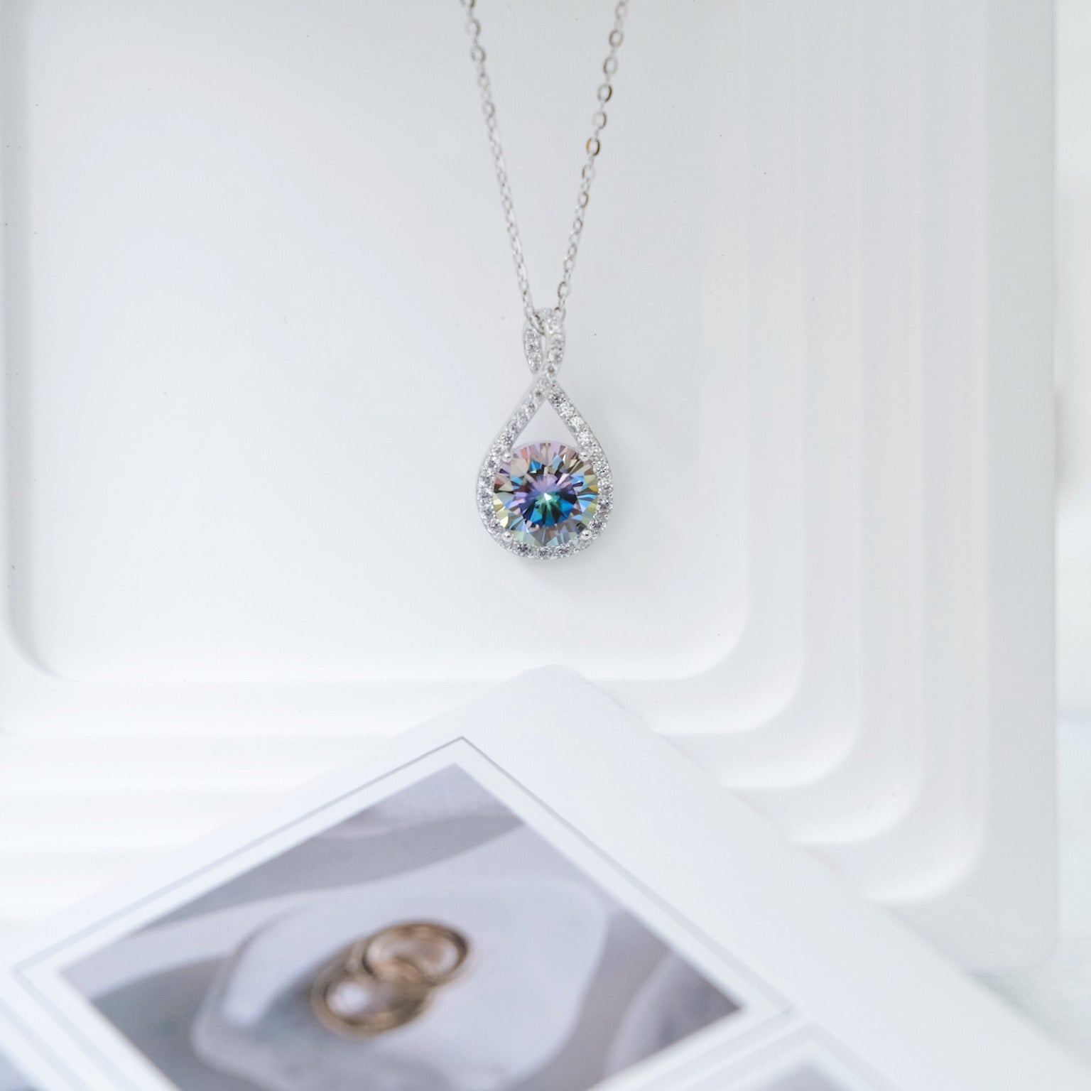 Radiant Raindrop Necklace 水滴璀璨莫桑鑽頸鏈