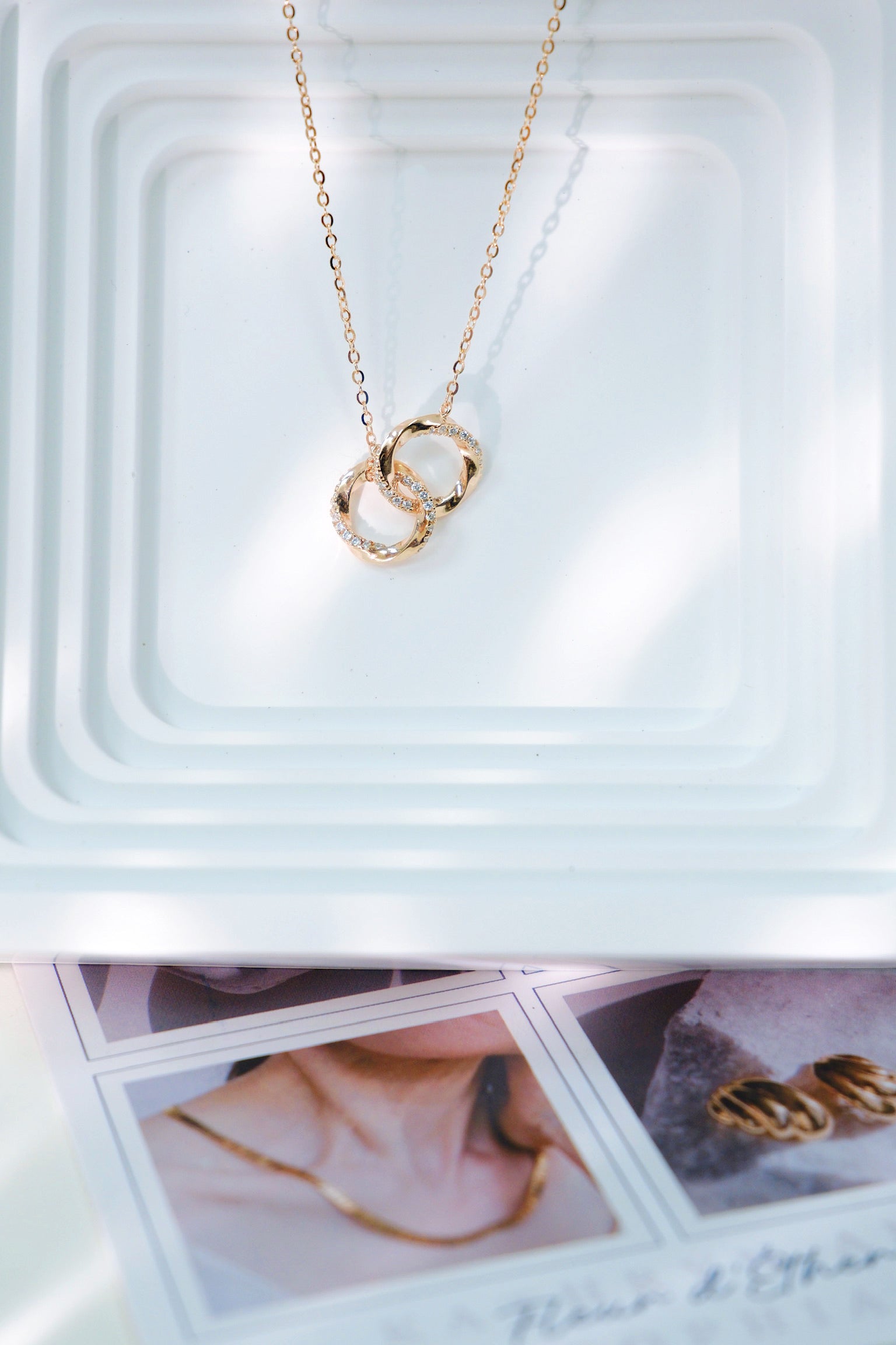 Infinite Loop Necklace （Gold）環環相扣頸鏈（金）