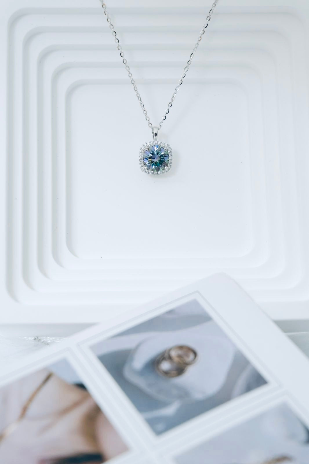Deep Blue Duchess Moissanite Necklace
 深藍瑰麗王妃莫桑鑽頸鏈