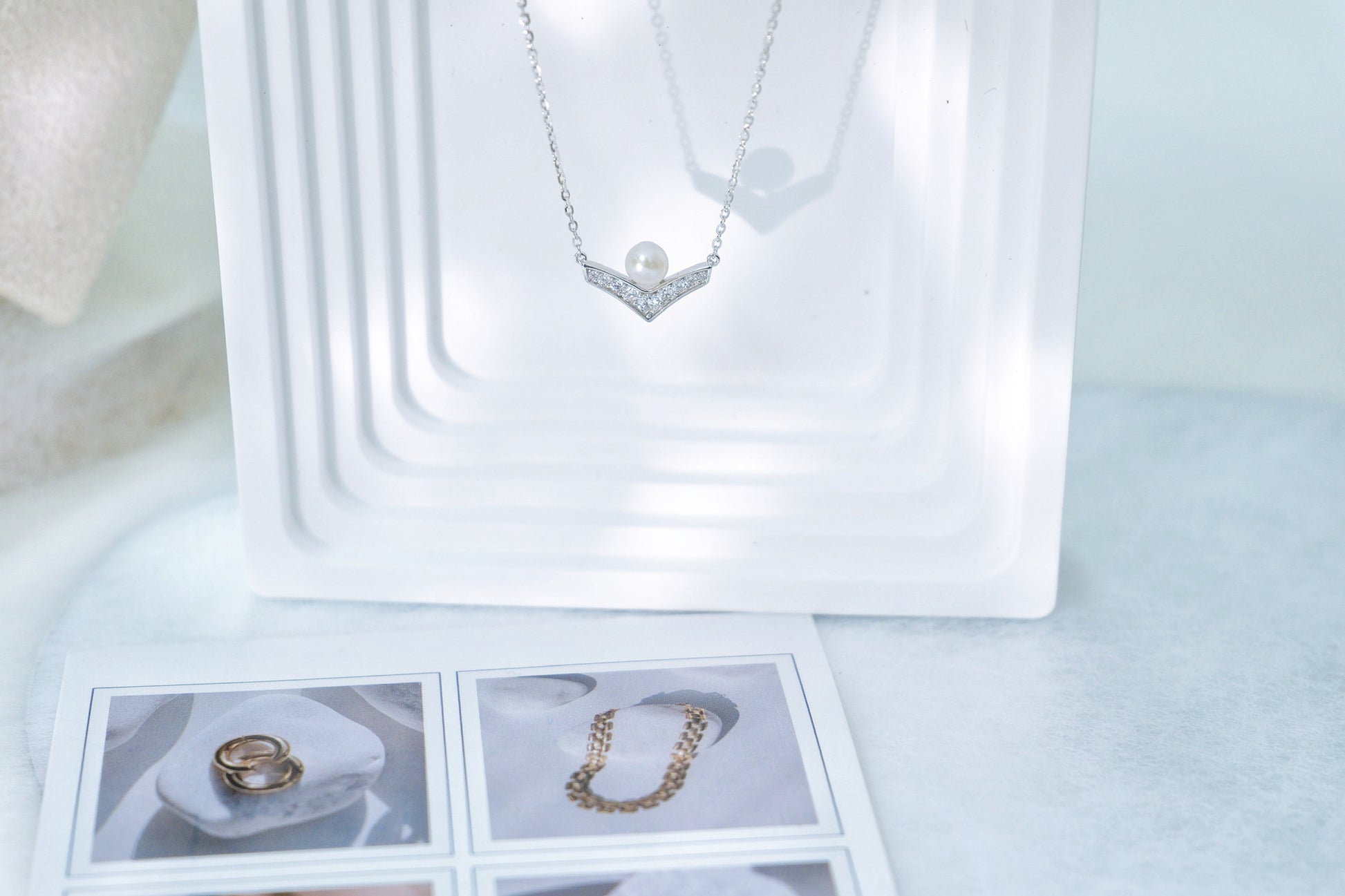 Pearl Trajectory Necklace 珍珠軌跡頸鏈