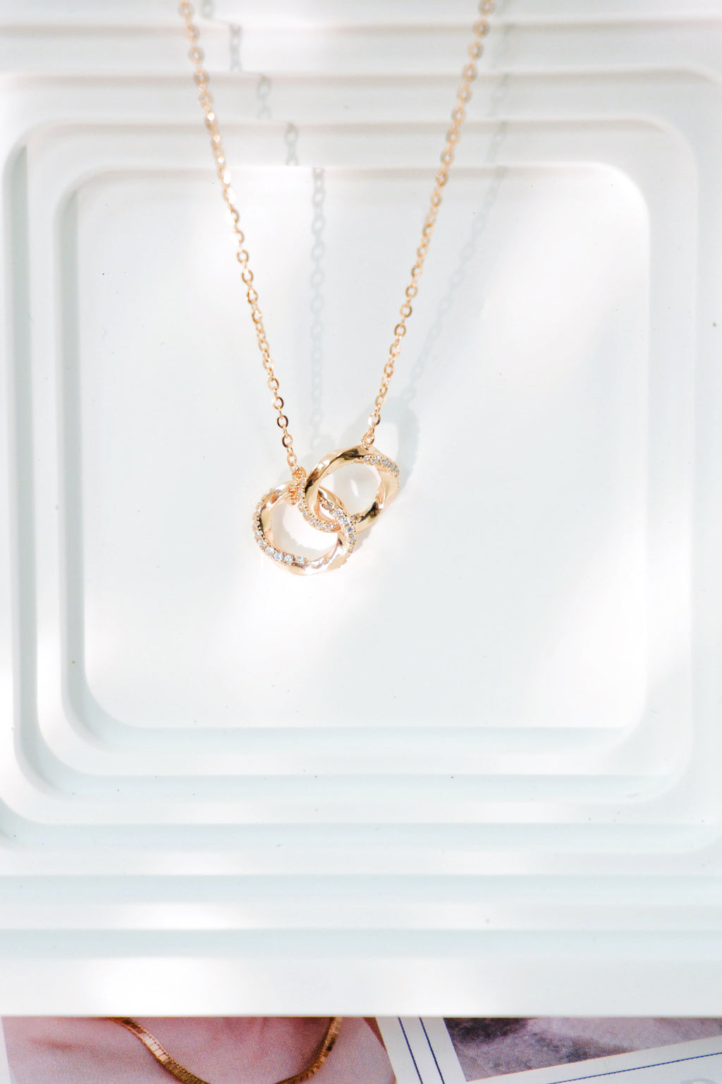 Infinite Loop Necklace （Gold）環環相扣頸鏈（金）