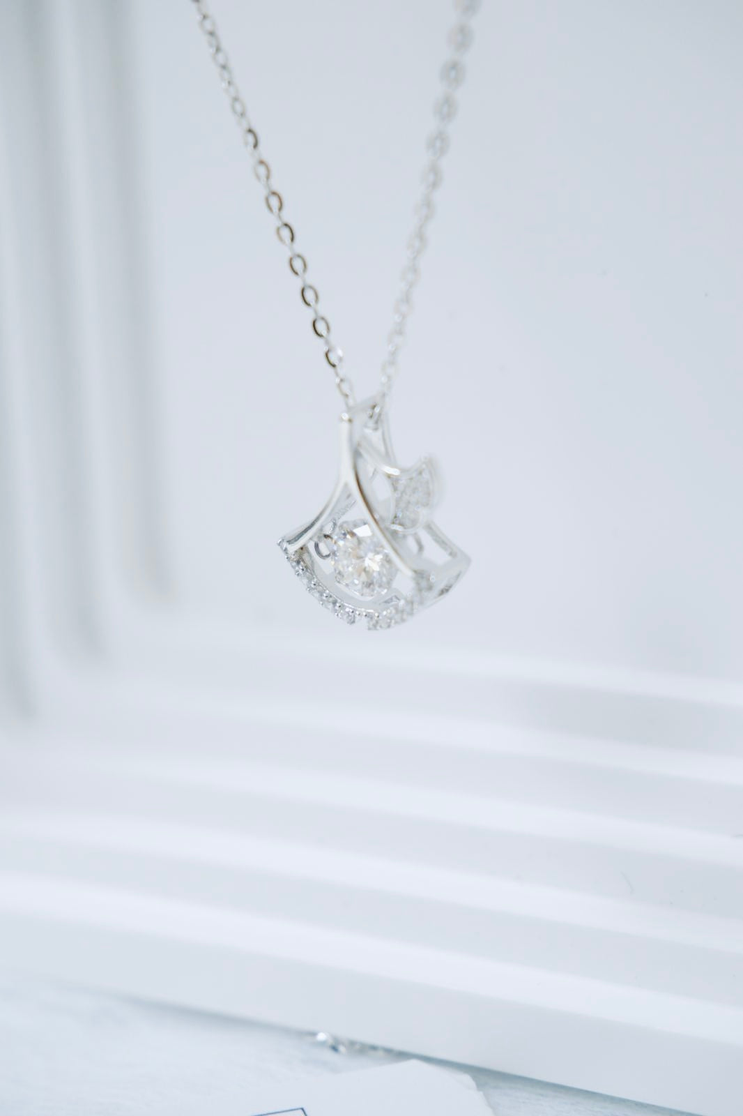 Autumn Whisper Necklace
 秋葉戀歌頸鏈